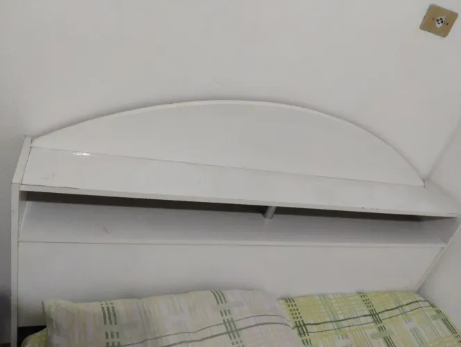 Vende se uma cabeceira de cama de casal