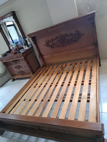 Cama 100% madeira trabalhada a mão