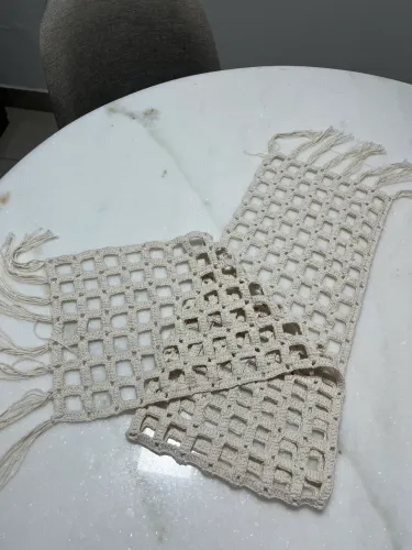 Trilho de Mesa Cru com Franjas