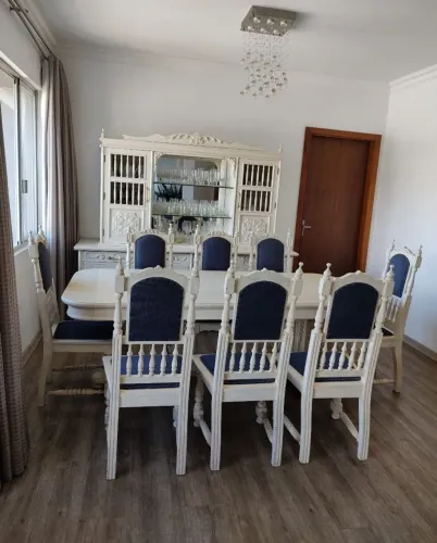 Sala de Jantar Completo em Madeira Maciça - Mesa, 8 Cadeiras, Cristaleira e Buffet