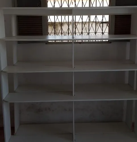 2 Estantes MDF  ( A 1.82 x P 0.30 x L 175.5 - 1.66) $ 200 CADA  