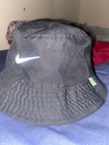 Vende-se chapéu Bucket da Nike original aceito propostas