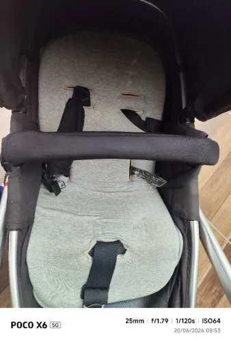 Carrinho de bebê Moisés infante acompanha colchãozinho e bebe conforto
