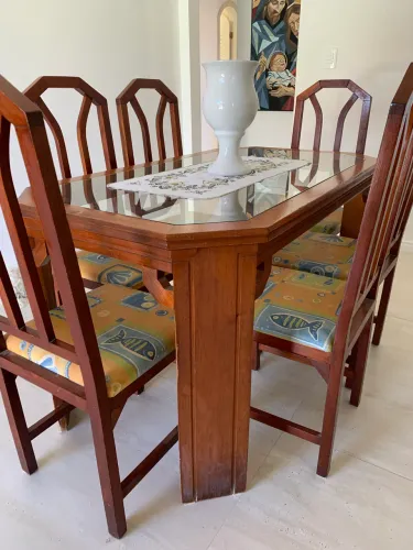 Mesa jantar com 6 cadeiras e Buffet