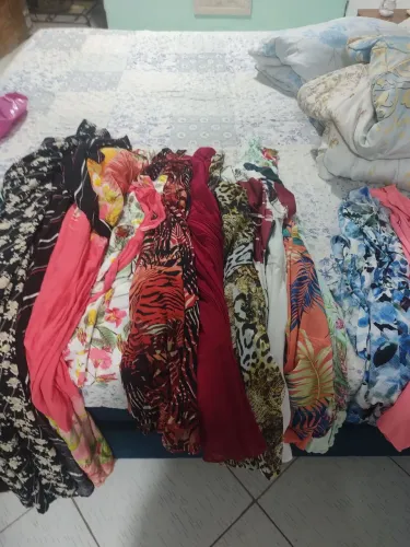 Vendo roupas usadas em ótimo estado.