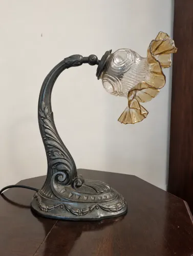 Luminária de Mesa Vintage em Bronze com Bobeche de Vidro Satinê