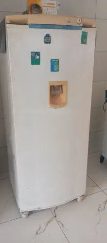Vendo uma geladeira Consul 