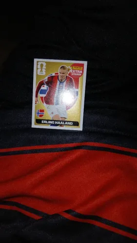 figurinha legend haaland dourado 