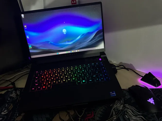 Alienware m15 R7