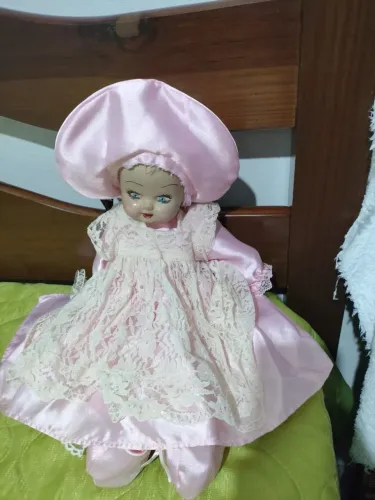 Boneca antiga com + de 40 anos