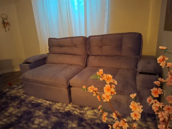 Sofa Reclinável e Retrátil semi novo