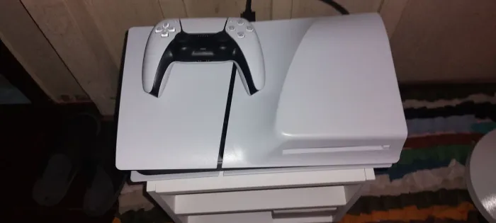 Vendo PlayStation 5 Slim Mídia física 1TB (Estado Novo)