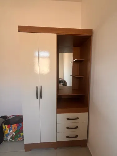 Guarda roupa de solteiro