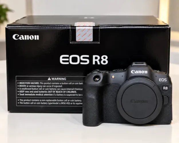 Câmera Digital Canon EOS R8 24.2MP 3.0