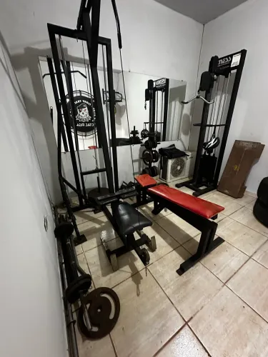Academia completa com tatame