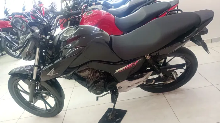 Cg fan 160 já emplacada aceita troca 