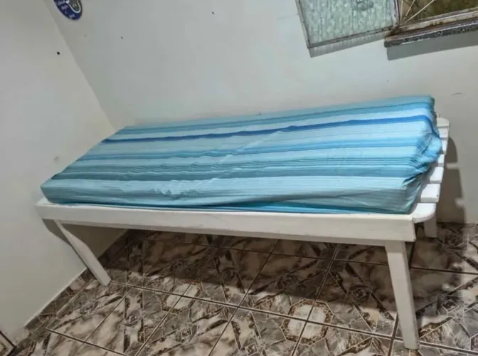 Vendo essa maca com colchão 