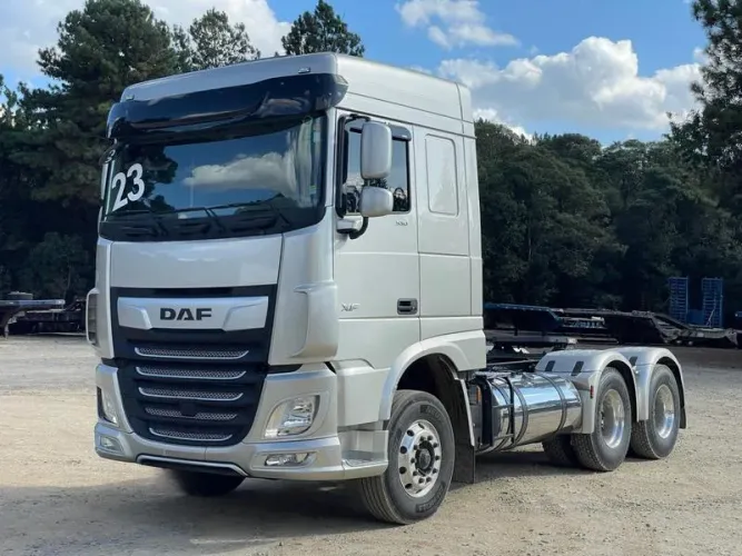 DAF XF 530 6X4 2023 - 380 MIL KM - 10 PNEUS 0KM + PARALAMAS PERSONALIZADOS