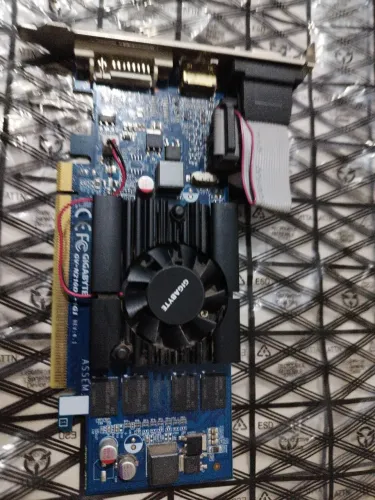 Placa de vídeo Geforce GT 210 1gb