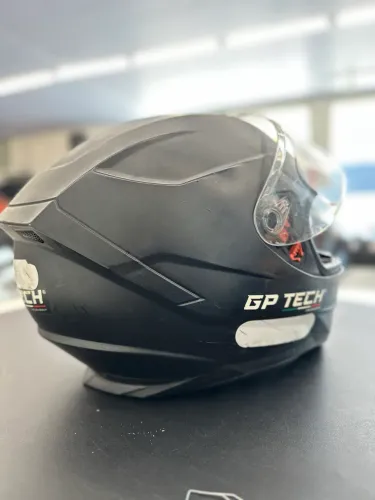 Capacete GP TECH