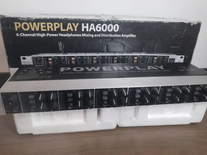 Amplificador de Fones Power Play HA6000 Behringer 6 Canais Stereo
