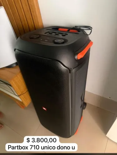 JBL partbox 710