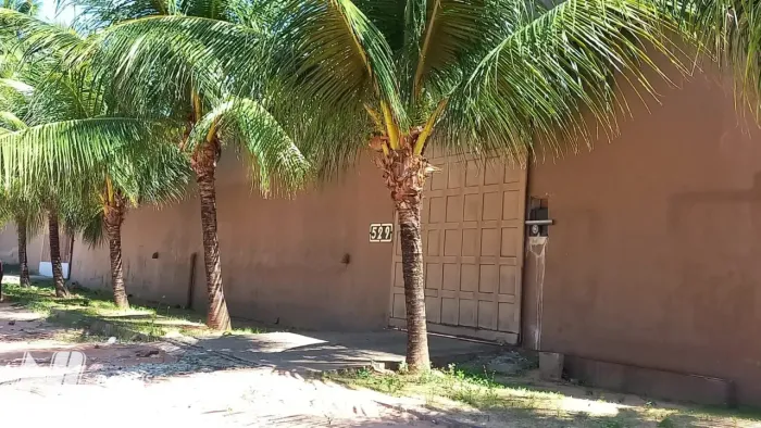 Galpão com 2.000m² Próximo à BR-101  Pé-Direito Alto e Espaço para Carretas