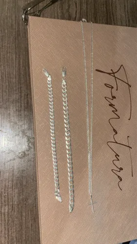 Vende-se pulseira e cordão de prata