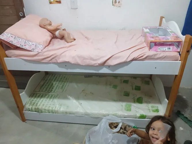 Venda de beliche infantil com colchões