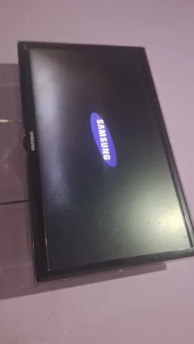 Vendo televisão 32 polegadas nao e smart, so chama se tiver interessado 360