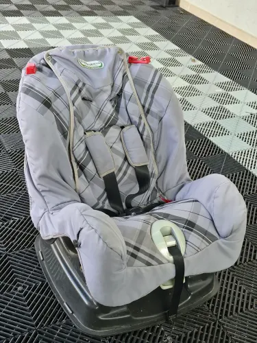 Cadeirinha infantil - ideal para carro