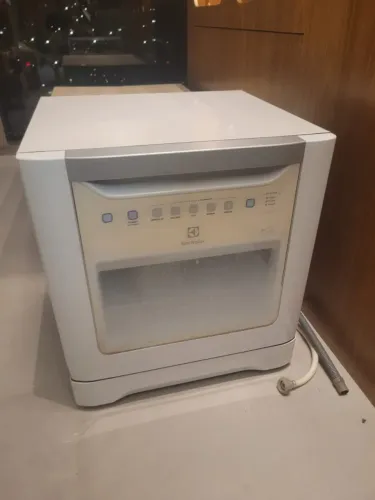 Lava louças Electrolux - 8 serviços - LE08B