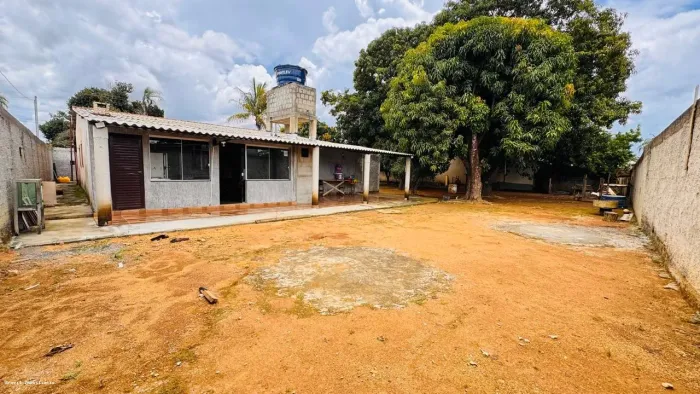 Chácara para Venda em Luziânia, Parque Estrela Dalva X, 5 dormitórios, 4 banheiros