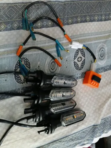 Seta de led pra 160 Troco esse kit por capacete aberto