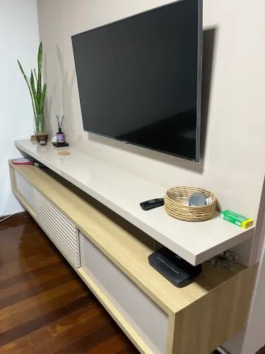 Painel tv laqueado