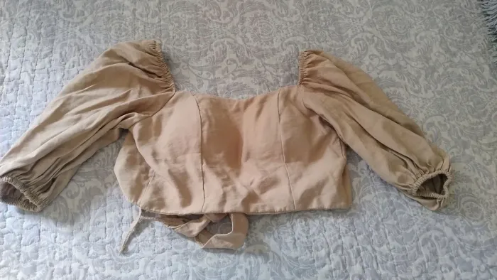 Blusa Croped com bojo. Nova. Tam M