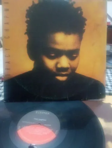 Disco de vinil, TRACY CHAPMAN, 1988.o álbum mais premiado da artista