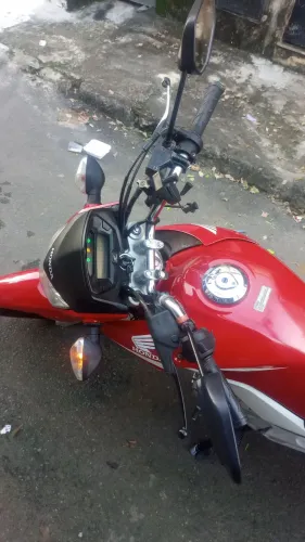 Cg 150 Titan 10.500 pô tá vender logo ,pneus novos 2 meses de uso , kit relação novo