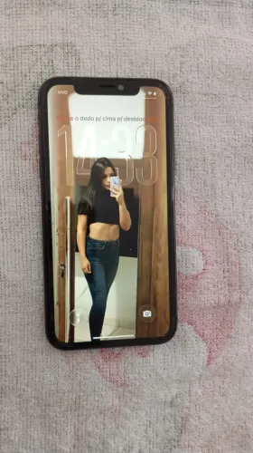 Vende-se iPhone 11 em perfeito estado