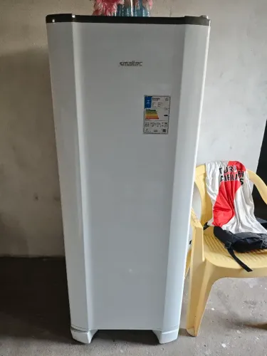 Geladeira smaltec, modelo ROC31R, 245L