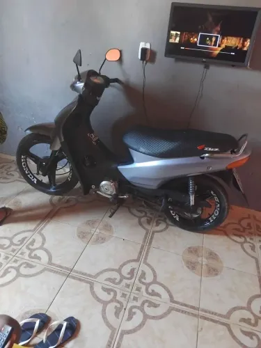 Biz 100 2002