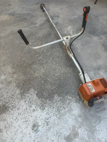 Roçadeira STIHL FS220