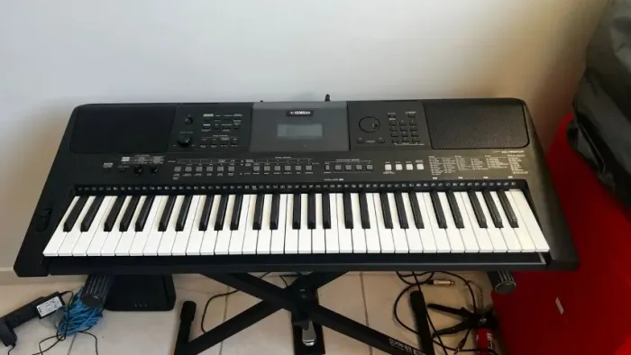 Teclado Yamaha PSR E463 - (antecessor ao PSR E483)
