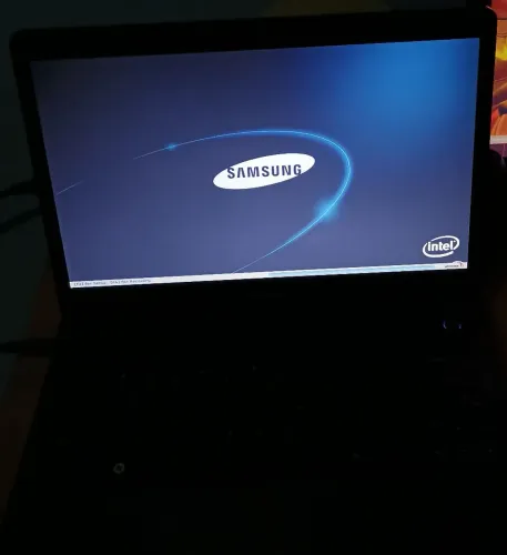 Notebook Samsung funcionando perfeitamente
