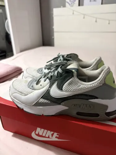 Tênis Air Max Excee usado