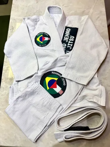 Kimono Jiu-Jitsu
