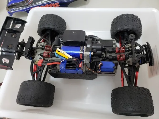 Automodelo Traxxas E-Revo VLX 1/16