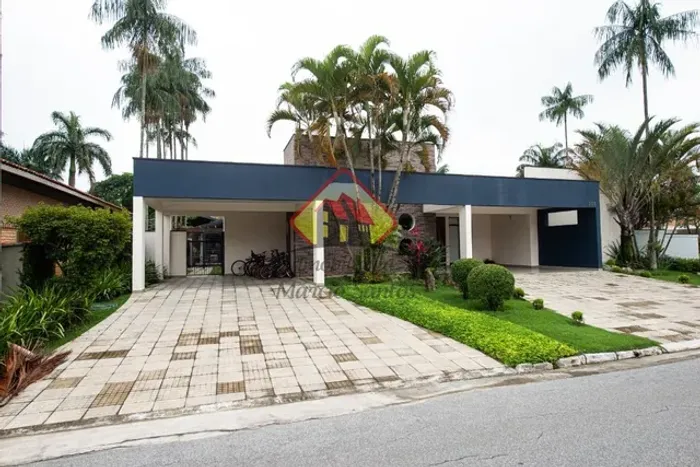 CASA DE LUXO NO CONDOMÍNIO VALE DO SOL - TREMEMBÉ