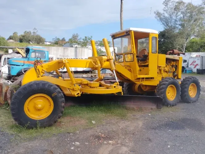 Motoniveladora 165 s , motor Scania REPASSE 