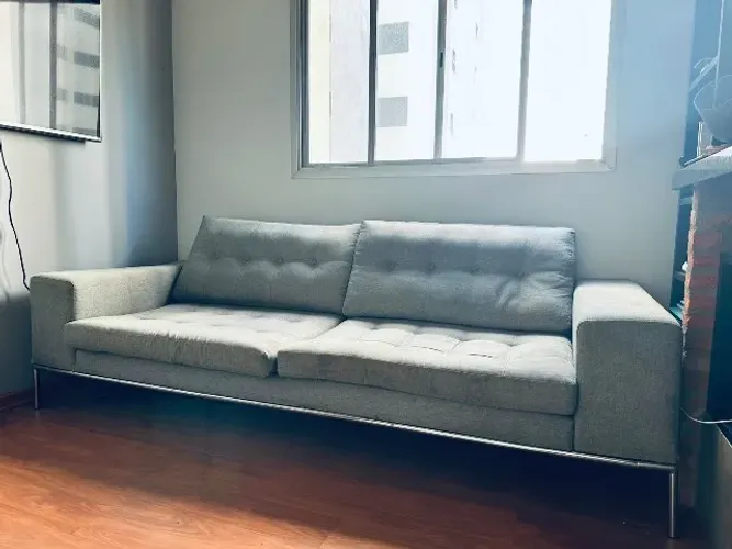 Sofá westwing com pés em metal medidas: 2,39/90